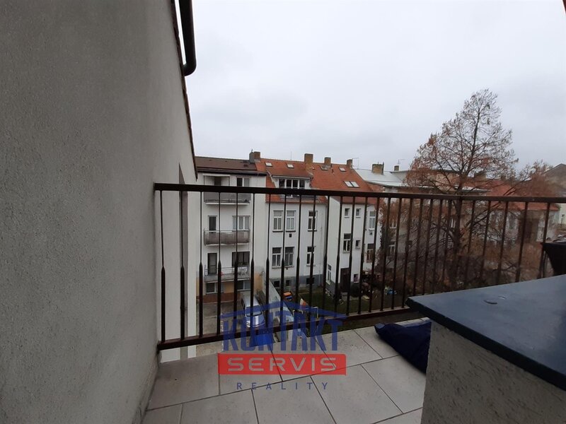 Pronájem bytu 2+kk s balkónem, ulice Chelčického v Českých Budějovicích